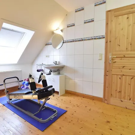 Comfy In Kroepelin Near Seabeach Apartment *